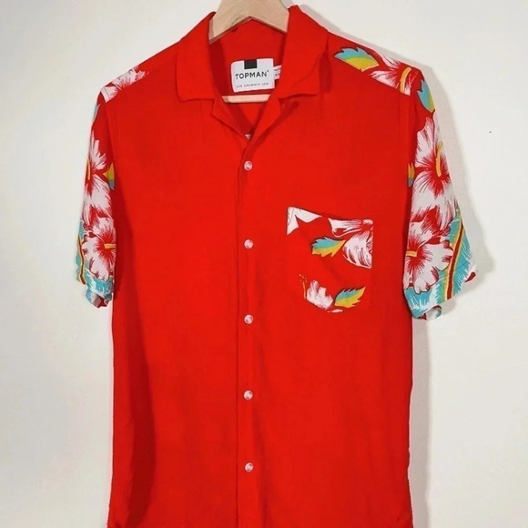 TOPMAN | HAWAII RED  GRAPHIC SHIRT - Picture 3 of 11